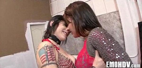  Hot emo lesbian babes 132